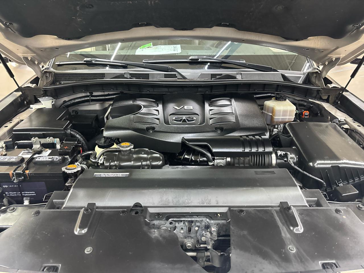 Infiniti QX80 LUXE 2019