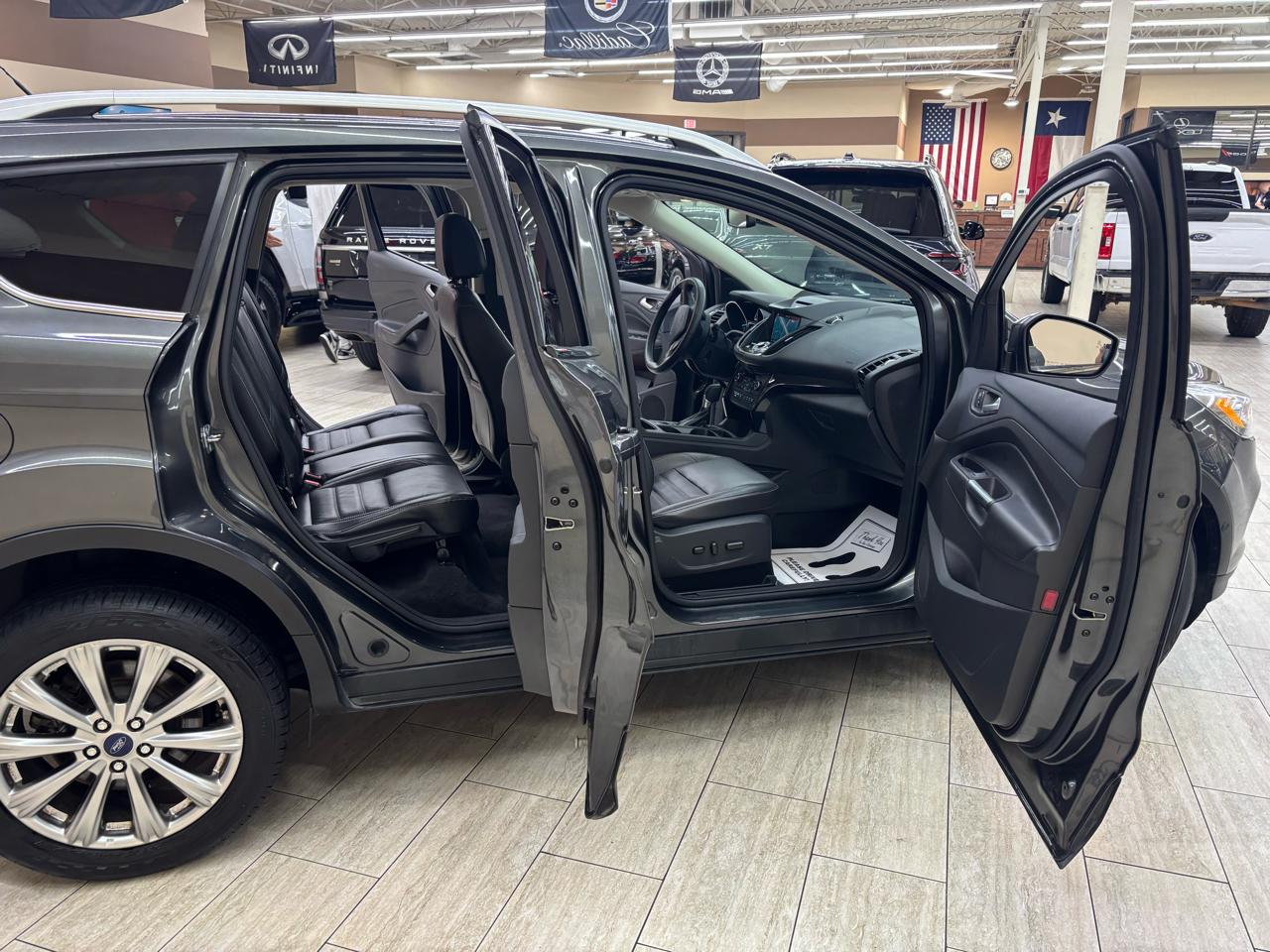 Ford Escape Titanium FWD 2017