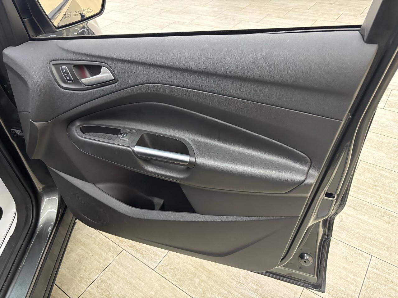 Ford Escape Titanium FWD 2017