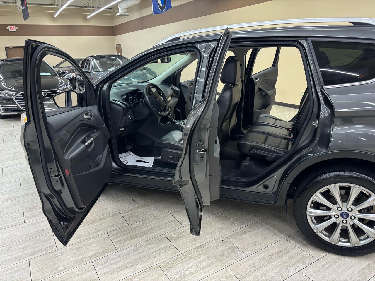 Ford Escape Titanium FWD 2017
