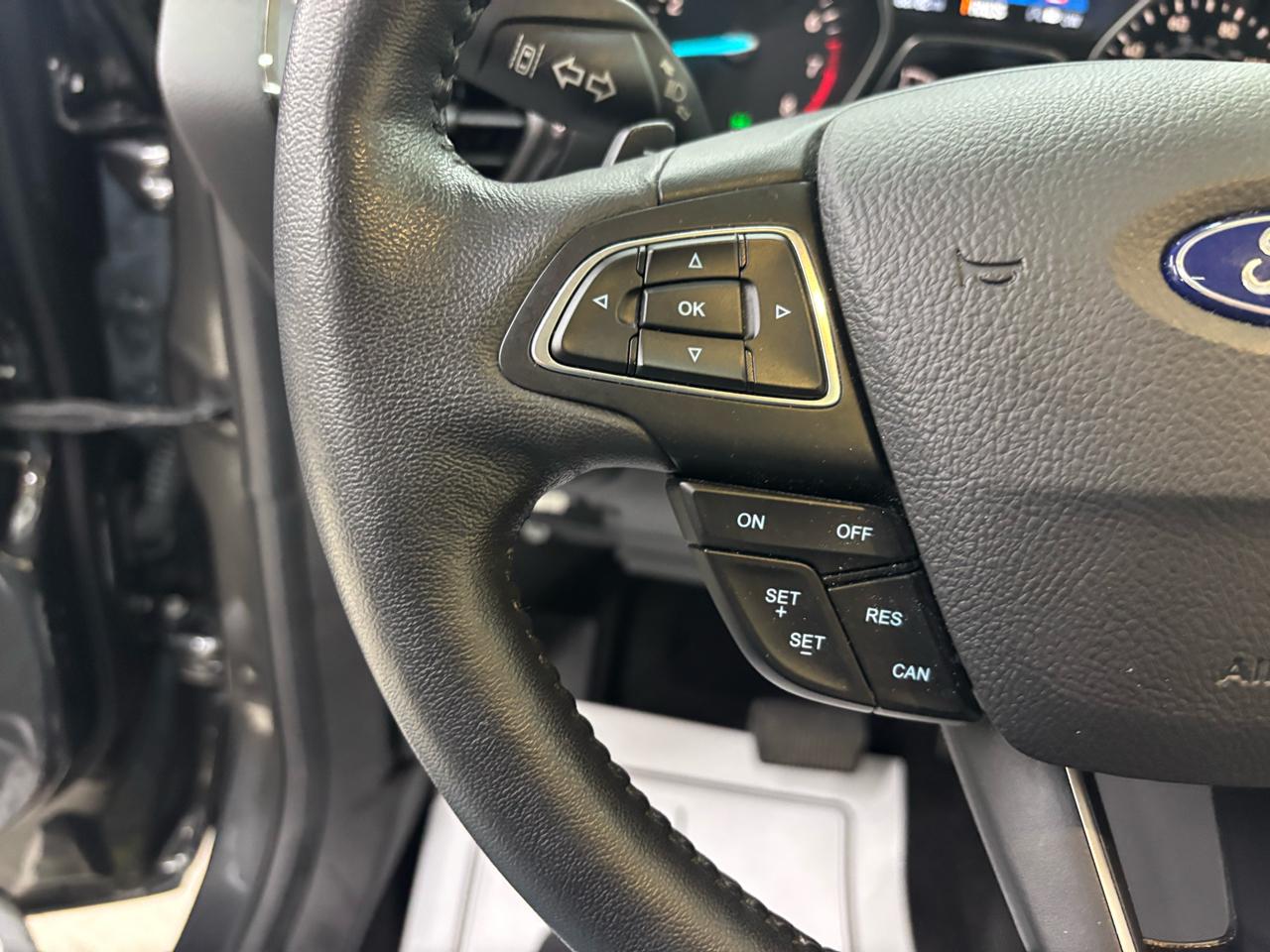 Ford Escape Titanium FWD 2017