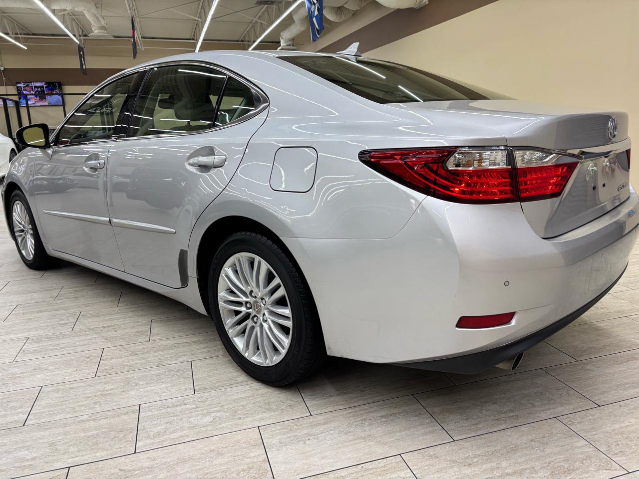 Lexus ES 350 Sedan 2014