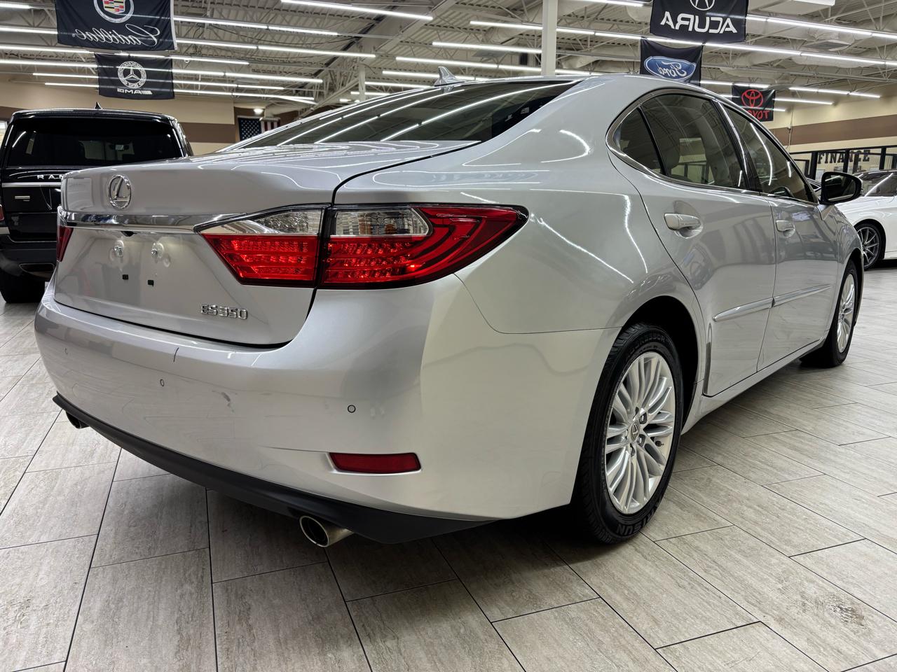 Lexus ES 350 Sedan 2014