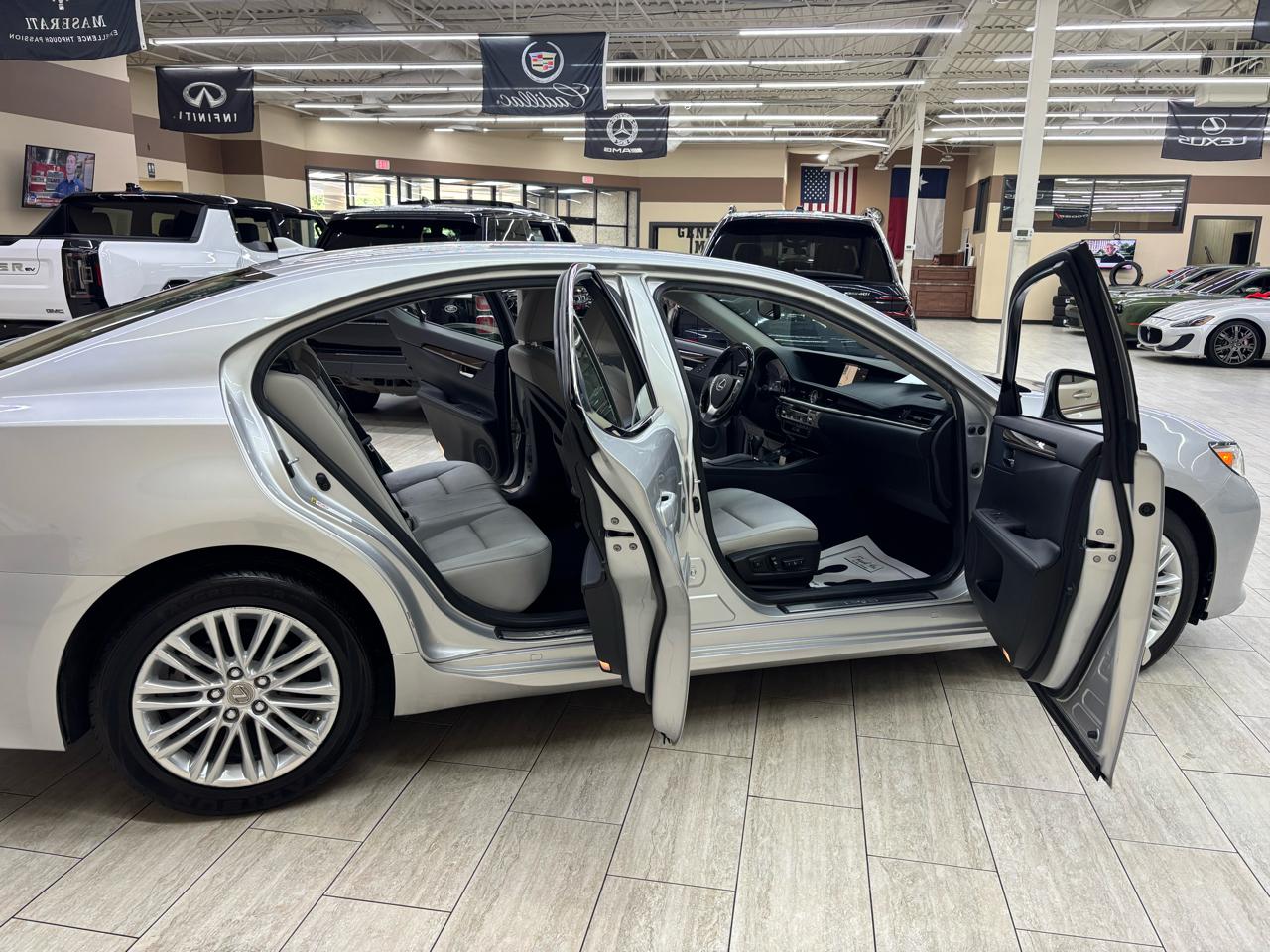 Lexus ES 350 Sedan 2014