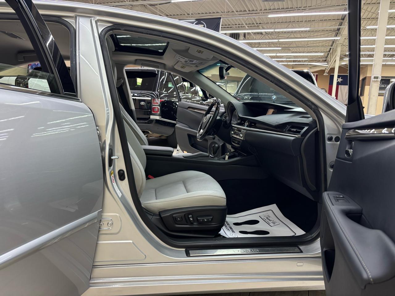 Lexus ES 350 Sedan 2014