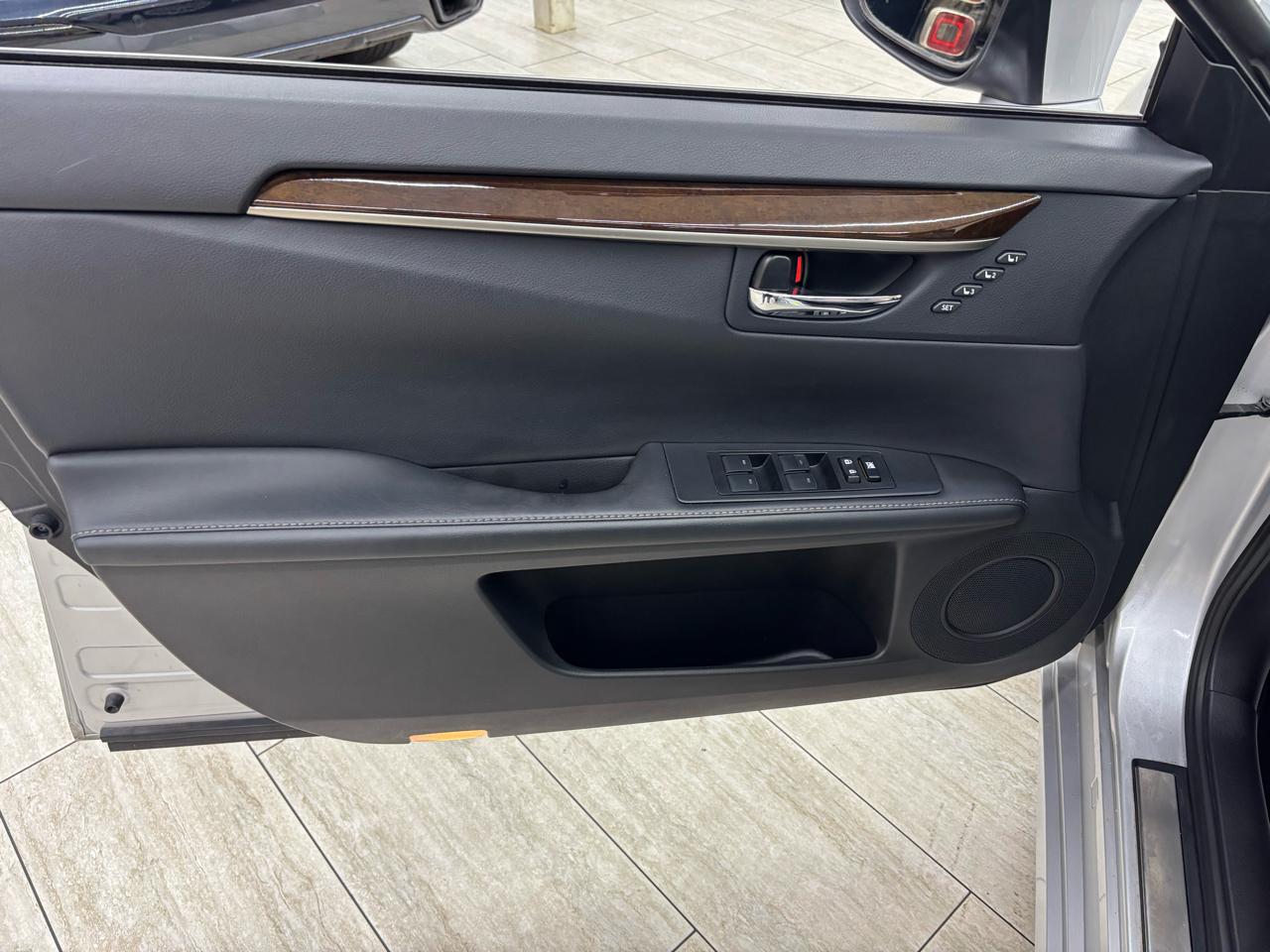 Lexus ES 350 Sedan 2014