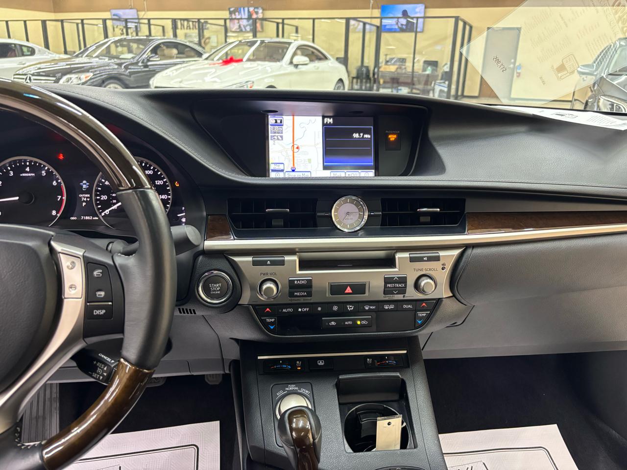 Lexus ES 350 Sedan 2014