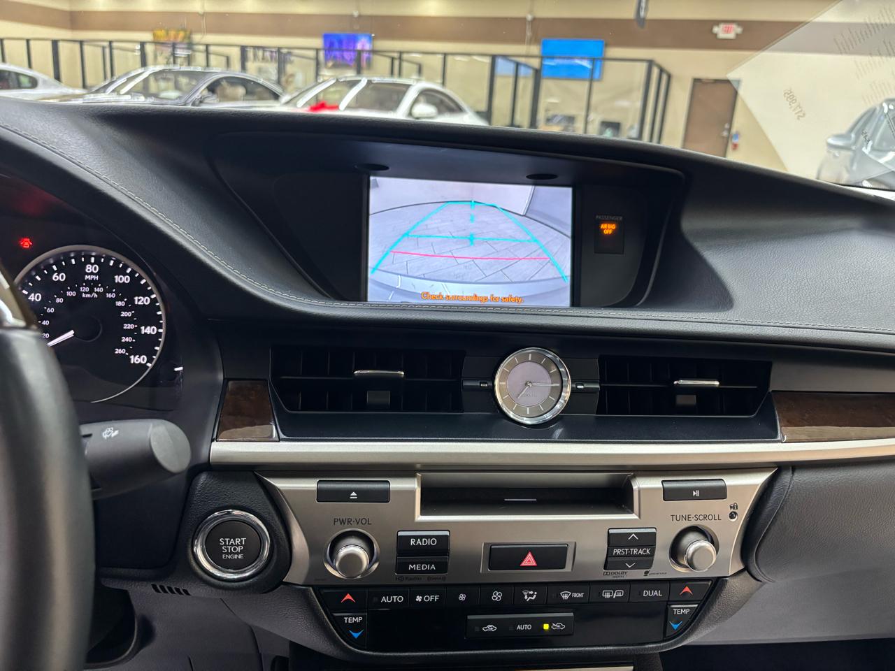 Lexus ES 350 Sedan 2014