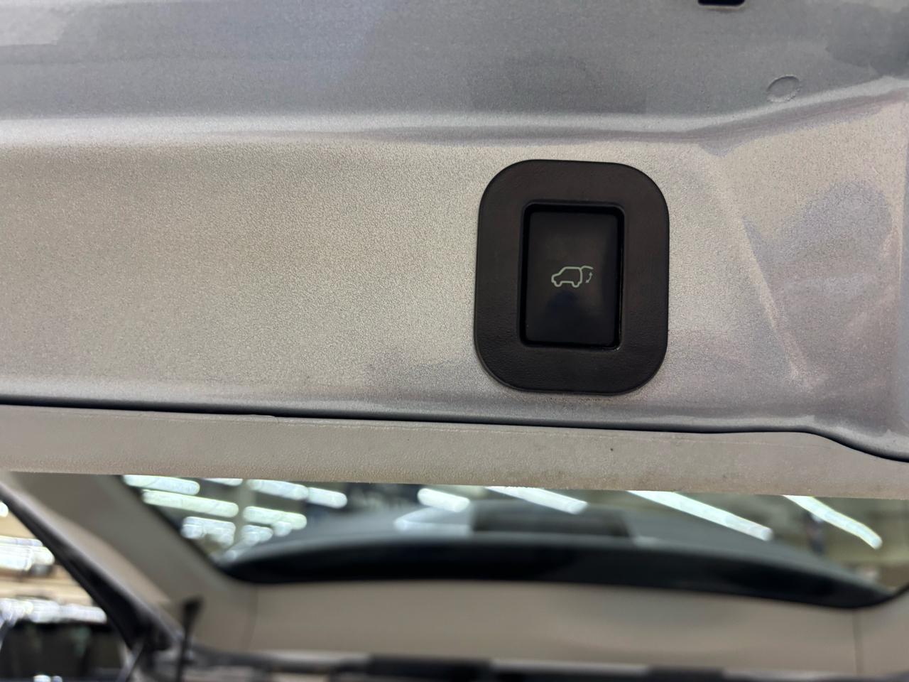 Toyota Sienna XLE FWD 8-Passenger V6 2012