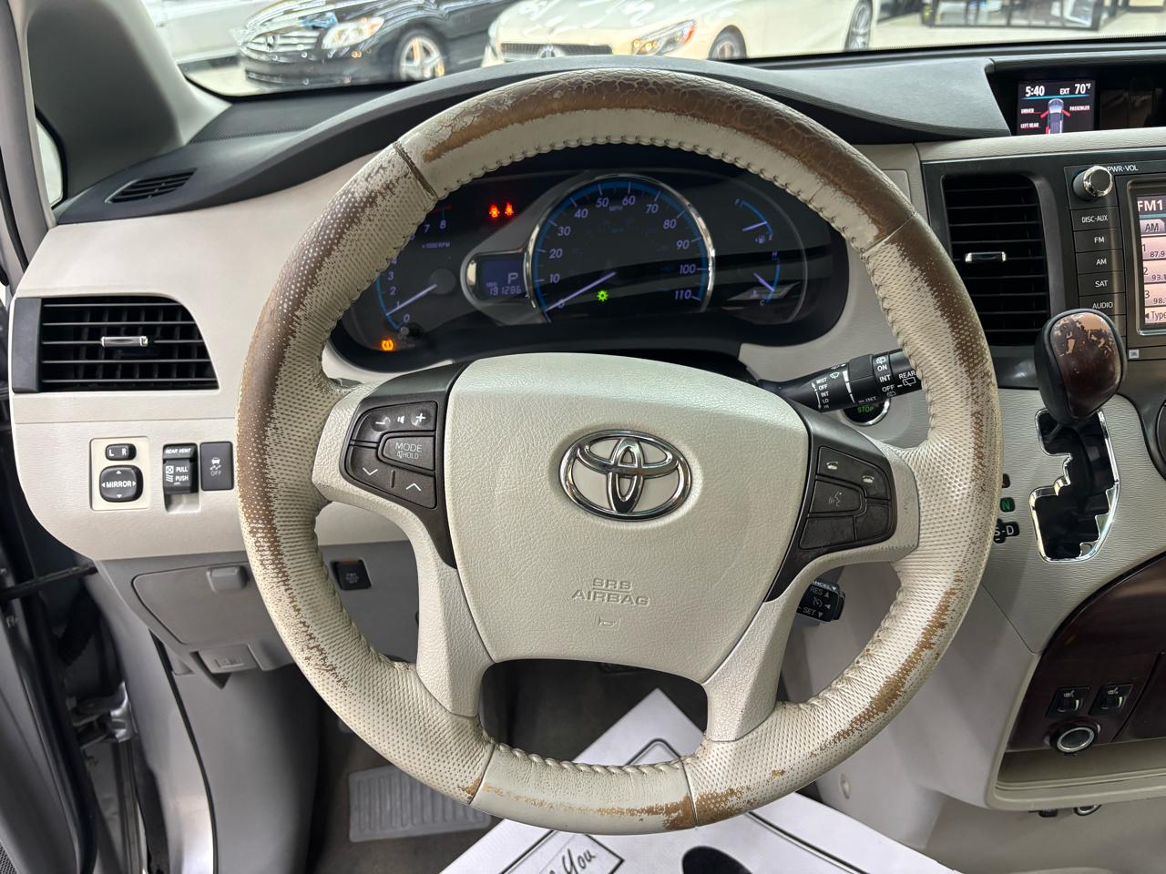Toyota Sienna XLE FWD 8-Passenger V6 2012