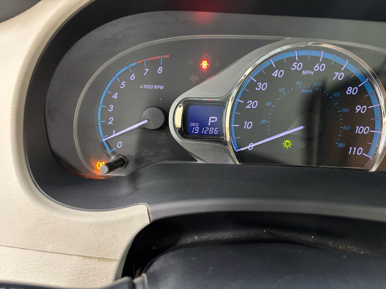 Toyota Sienna XLE FWD 8-Passenger V6 2012