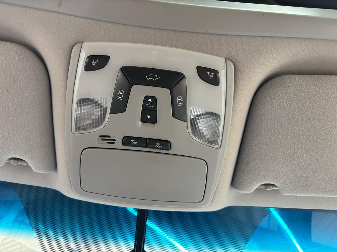Toyota Sienna XLE FWD 8-Passenger V6 2012