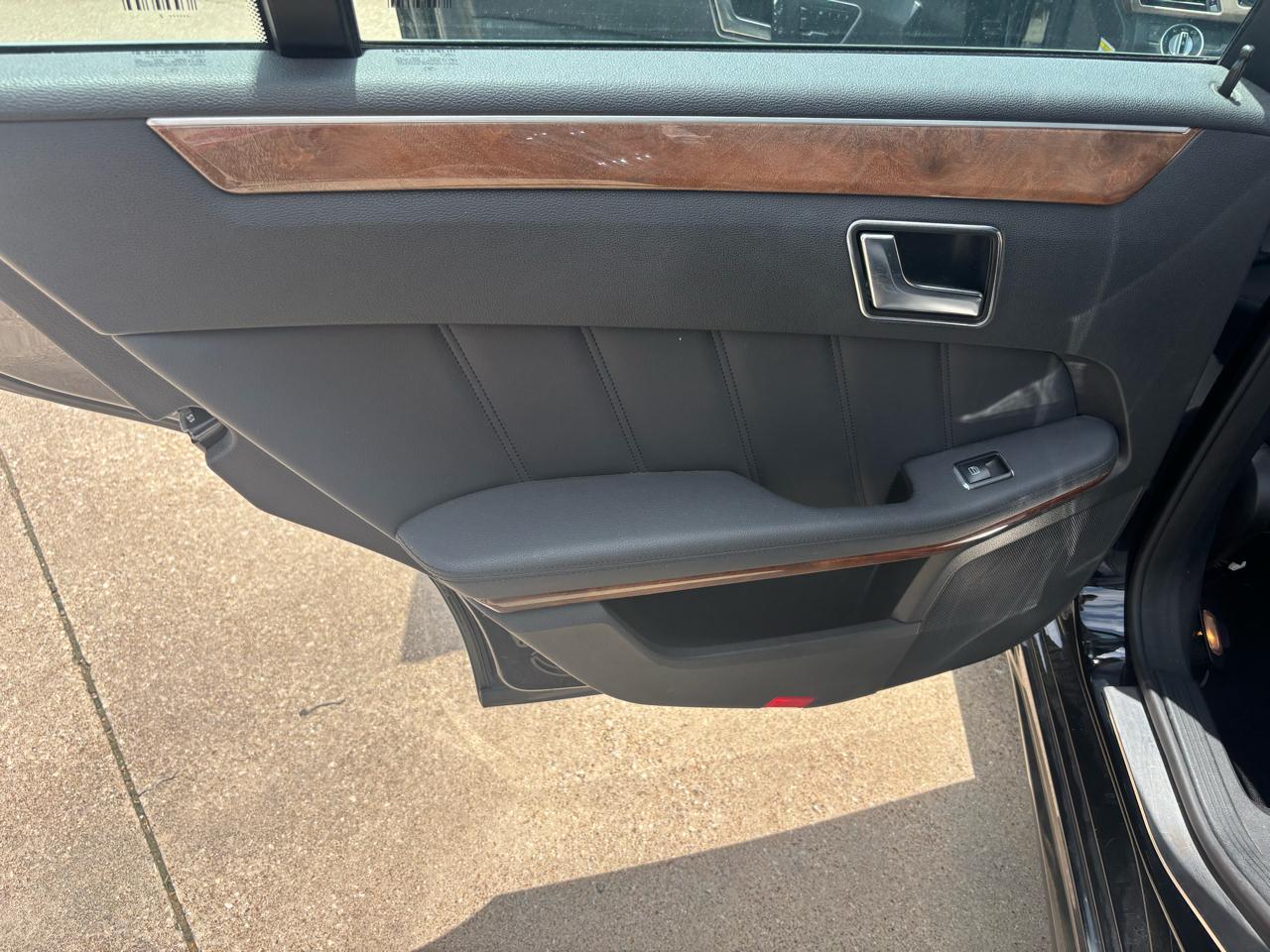 Mercedes-Benz E-Class E350 4MATIC Sedan 2012