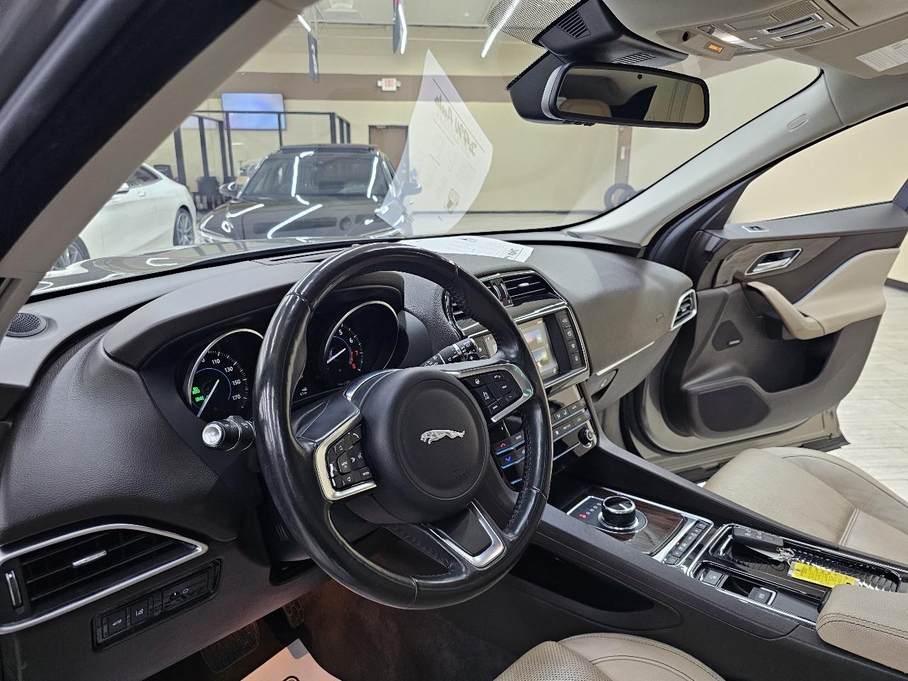 Jaguar F-Pace 25t Prestige 2018