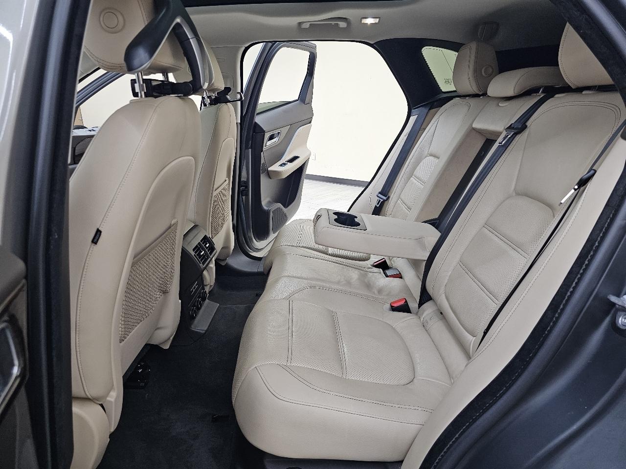Jaguar F-Pace 25t Prestige 2018