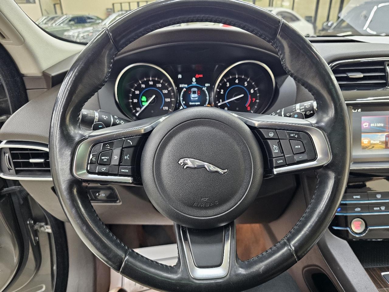 Jaguar F-Pace 25t Prestige 2018