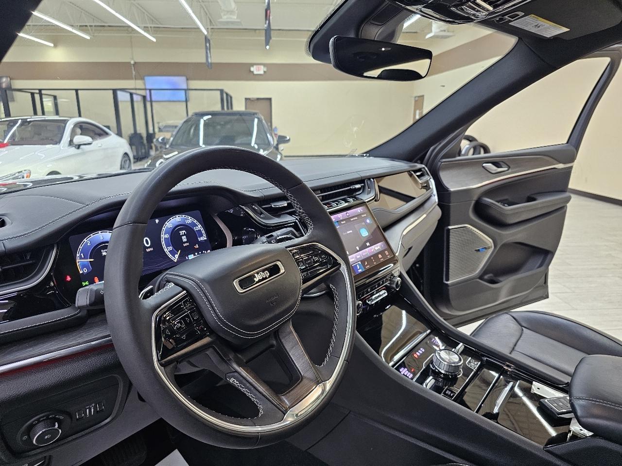 Jeep Grand Cherokee L Overland 4WD 2023