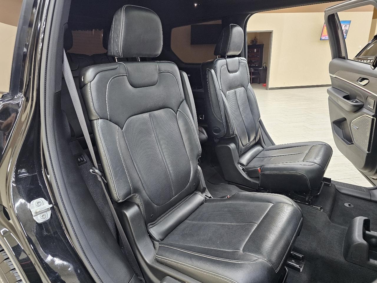 Jeep Grand Cherokee L Overland 4WD 2023