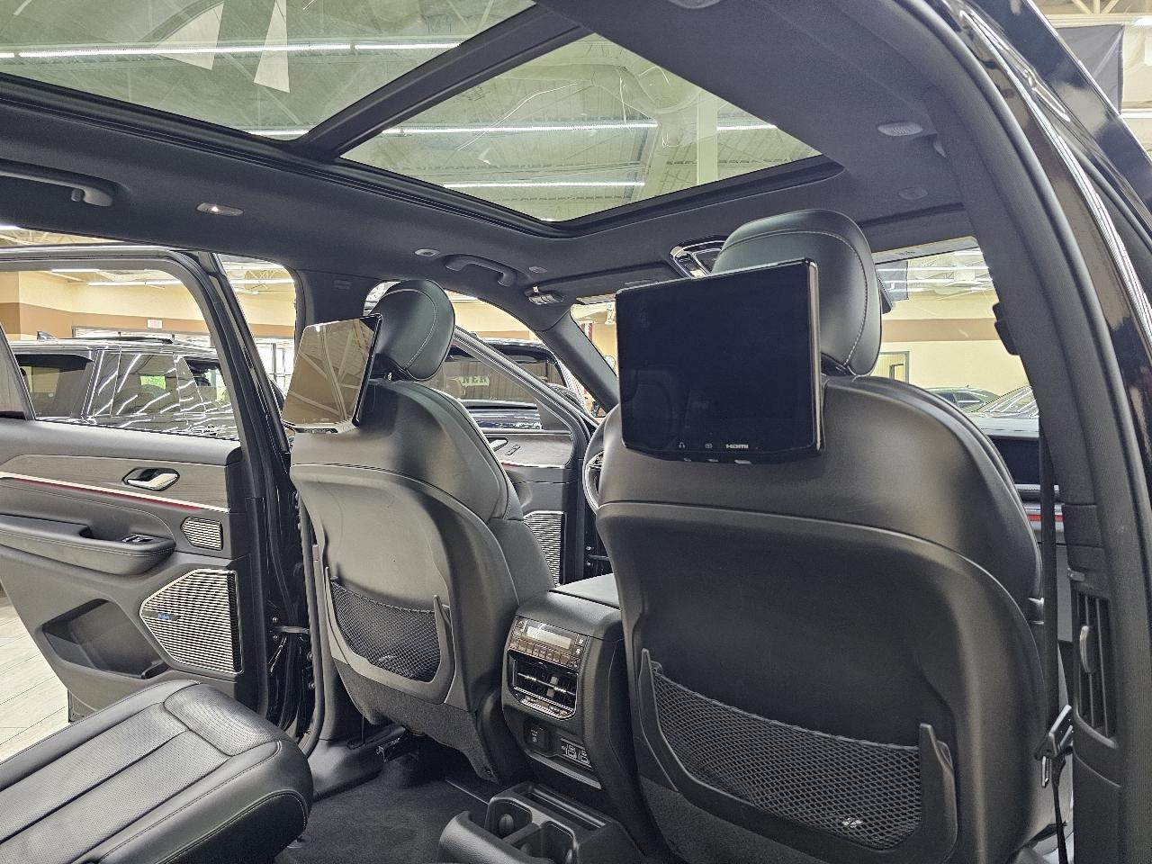 Jeep Grand Cherokee L Overland 4WD 2023