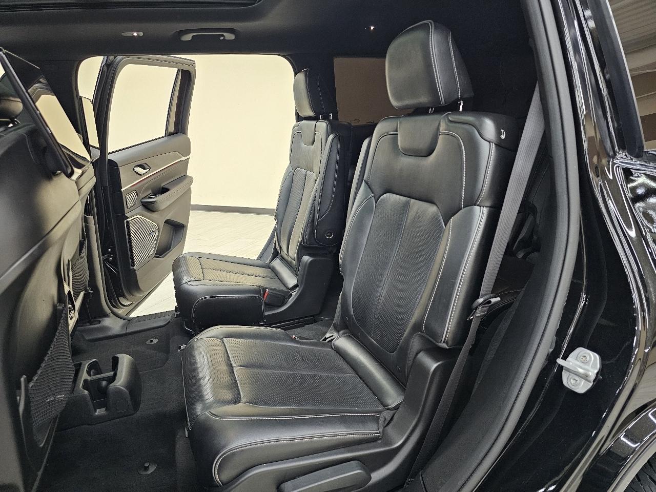 Jeep Grand Cherokee L Overland 4WD 2023