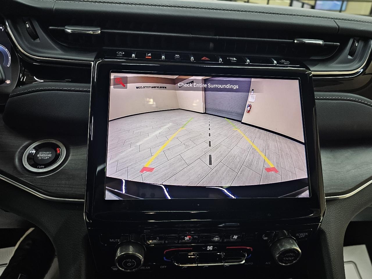 Jeep Grand Cherokee L Overland 4WD 2023