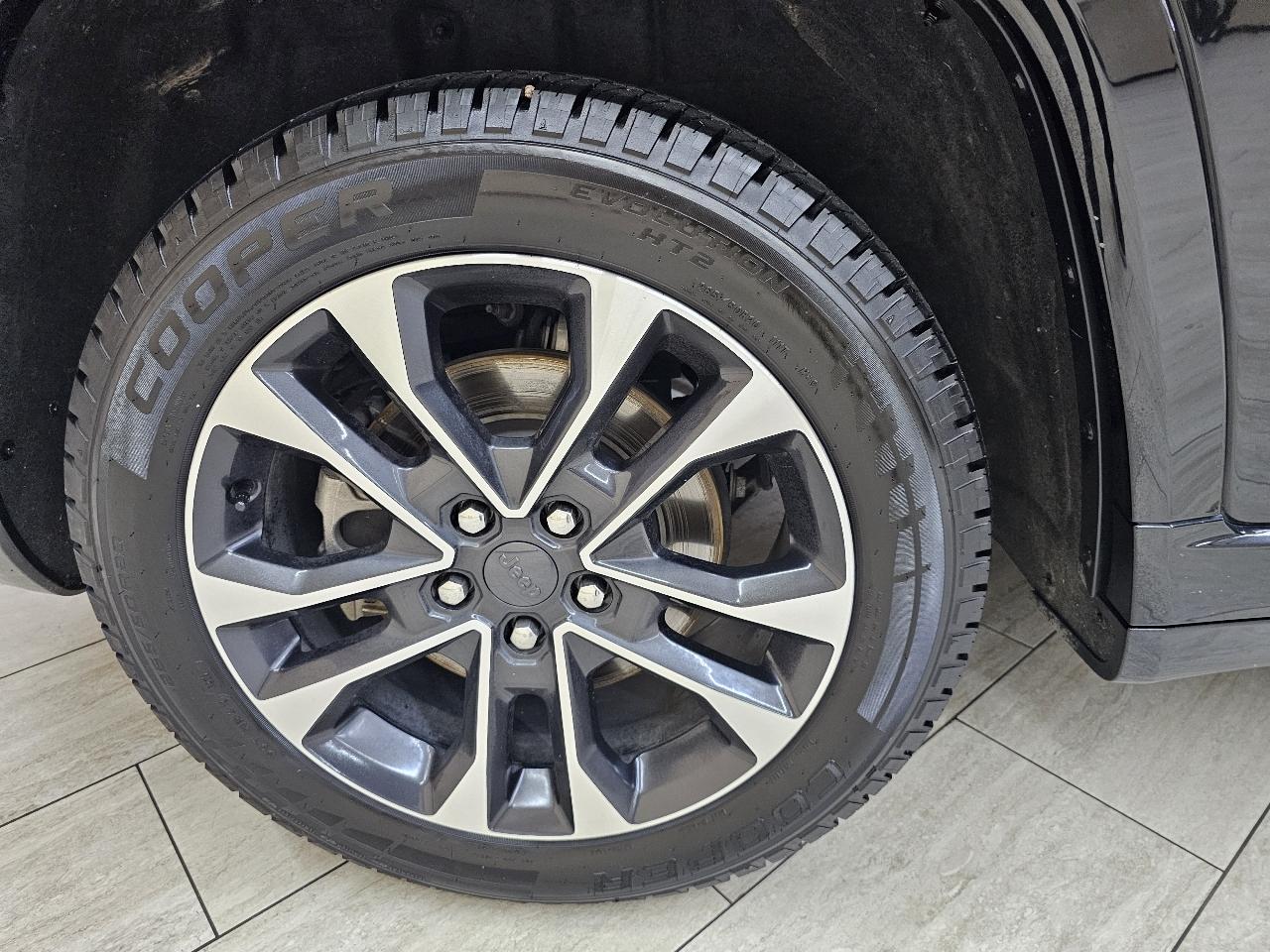 Jeep Grand Cherokee L Overland 4WD 2023