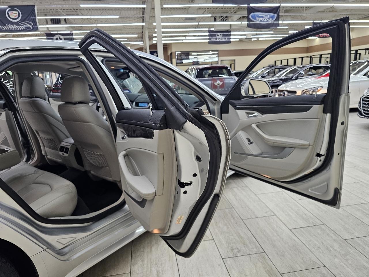 Cadillac CTS Luxury 2013