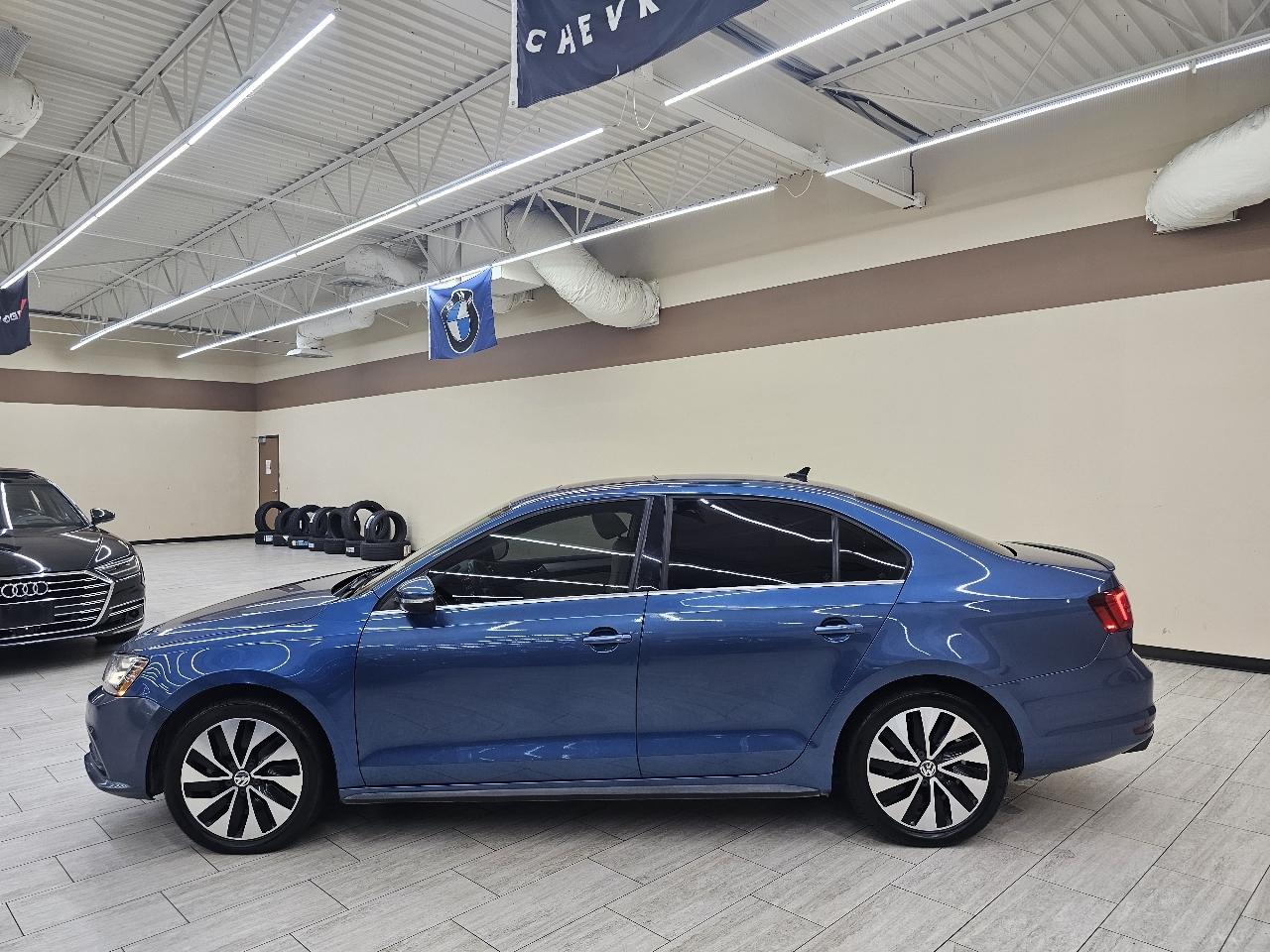 Volkswagen Jetta Hybrid SEL Premium 2015