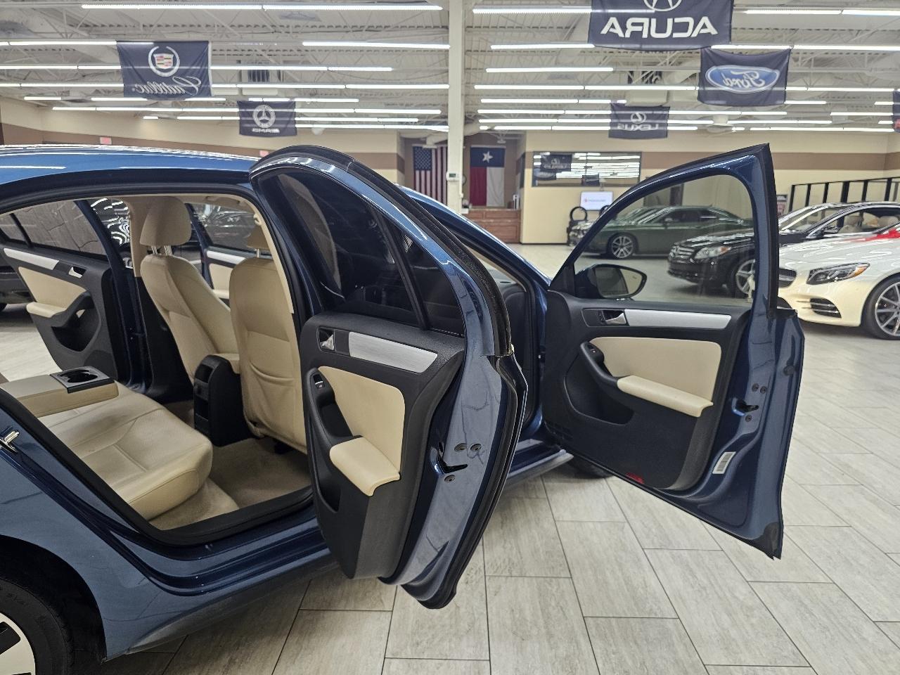 Volkswagen Jetta Hybrid SEL Premium 2015