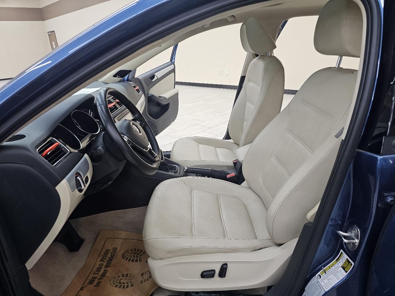 Volkswagen Jetta Hybrid SEL Premium 2015