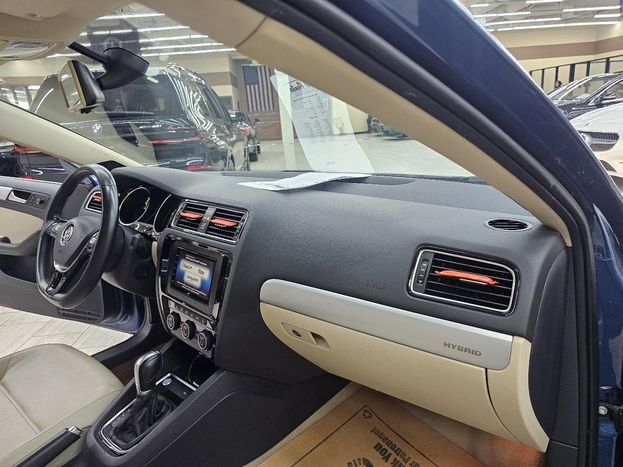 Volkswagen Jetta Hybrid SEL Premium 2015