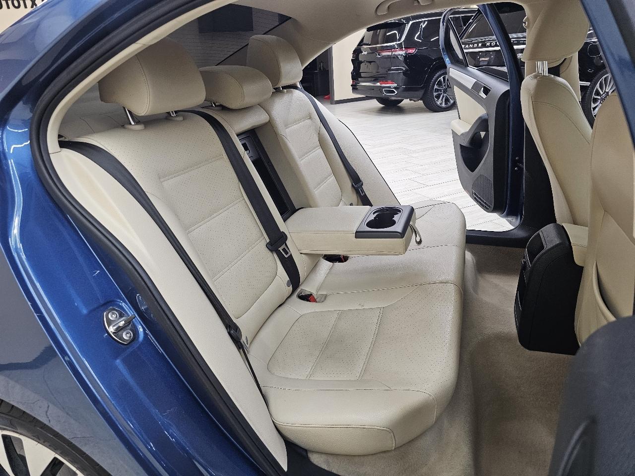 Volkswagen Jetta Hybrid SEL Premium 2015