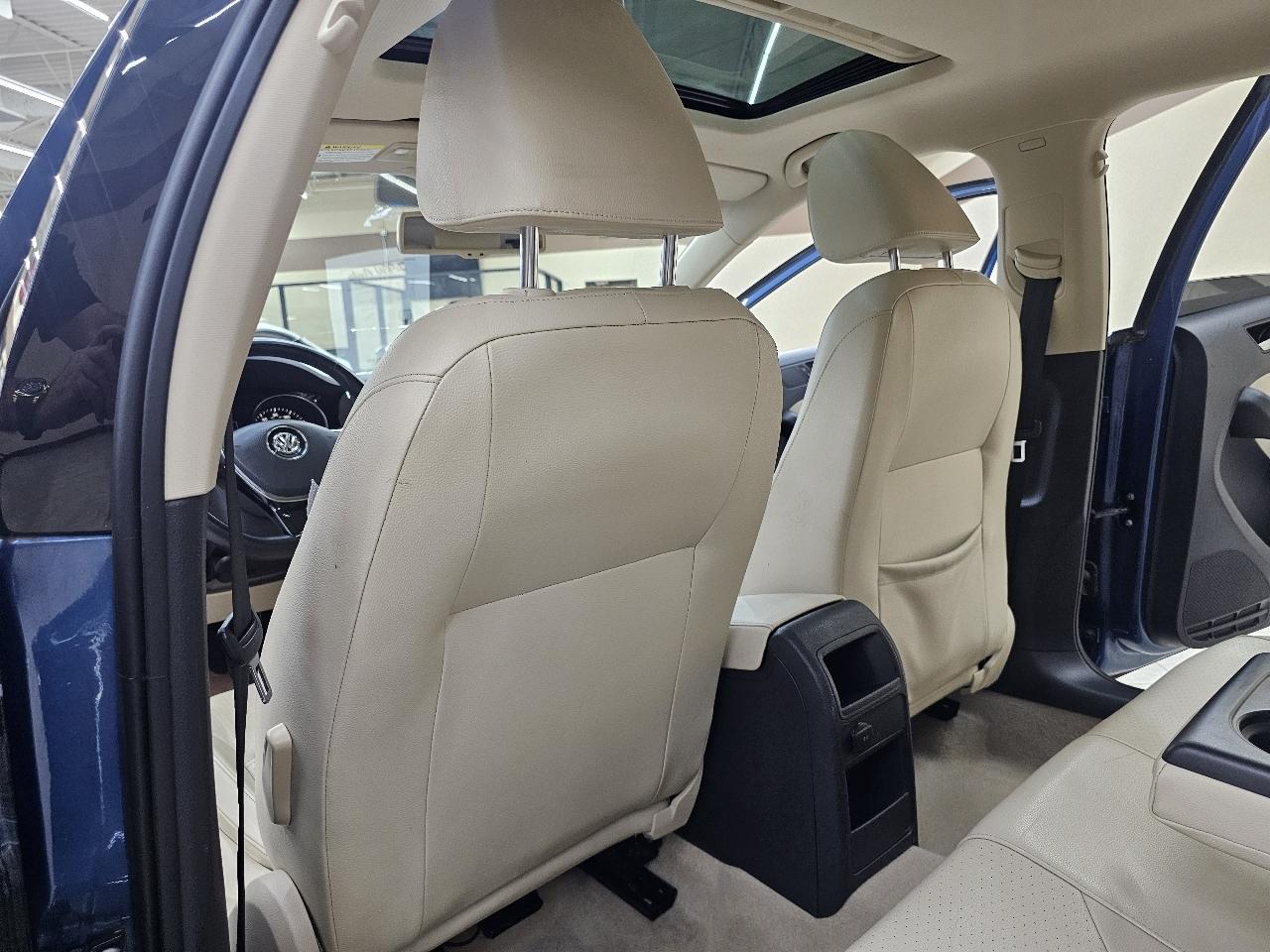 Volkswagen Jetta Hybrid SEL Premium 2015