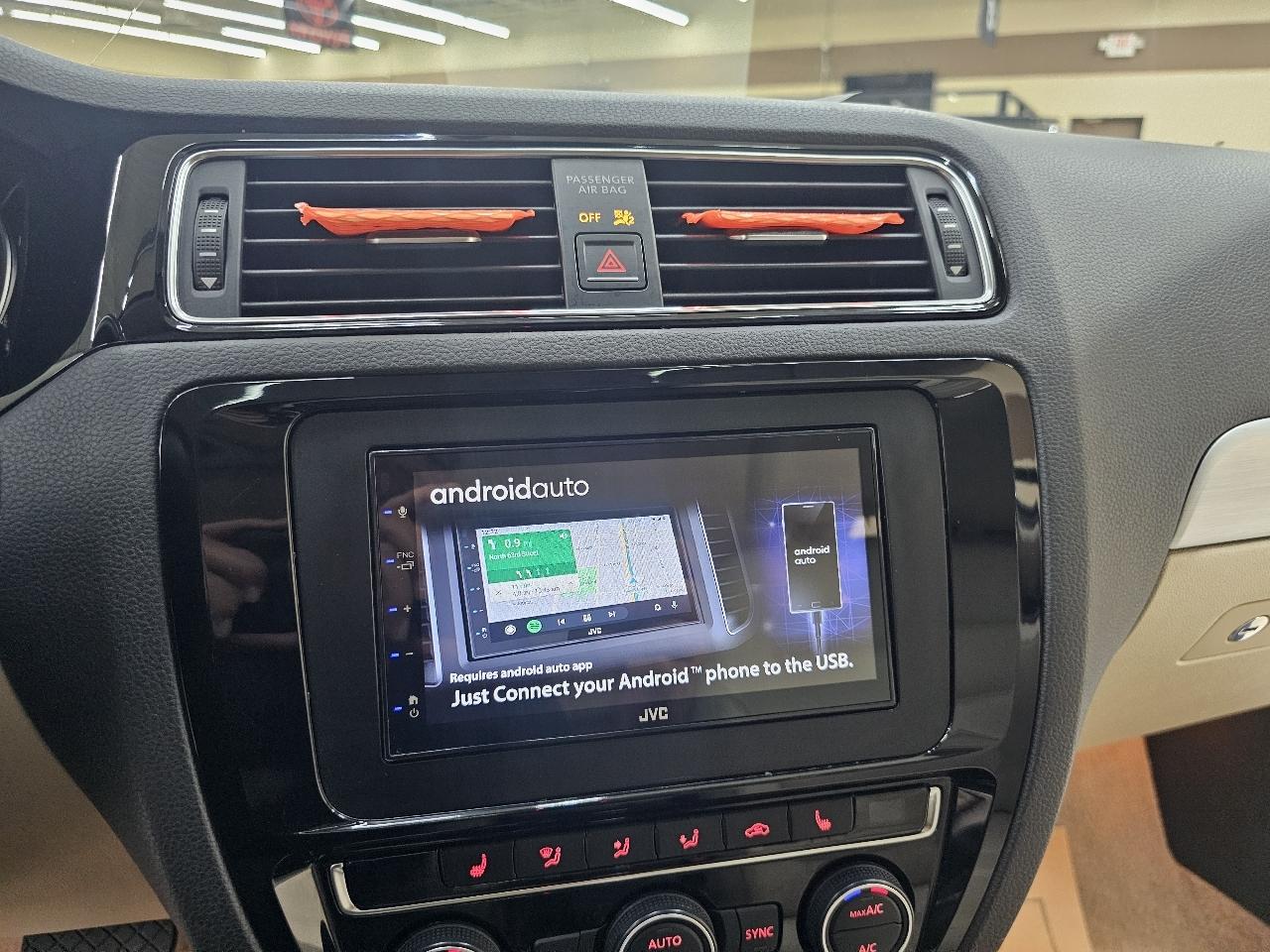 Volkswagen Jetta Hybrid SEL Premium 2015