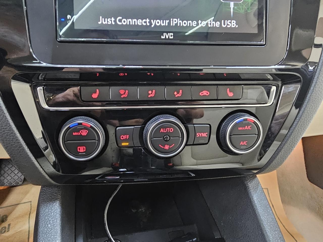 Volkswagen Jetta Hybrid SEL Premium 2015