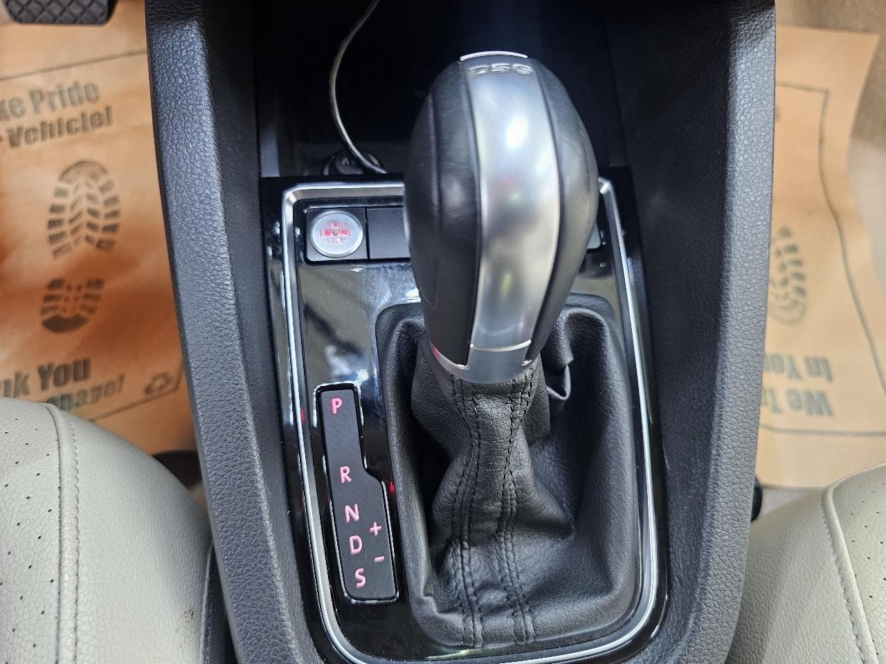 Volkswagen Jetta Hybrid SEL Premium 2015