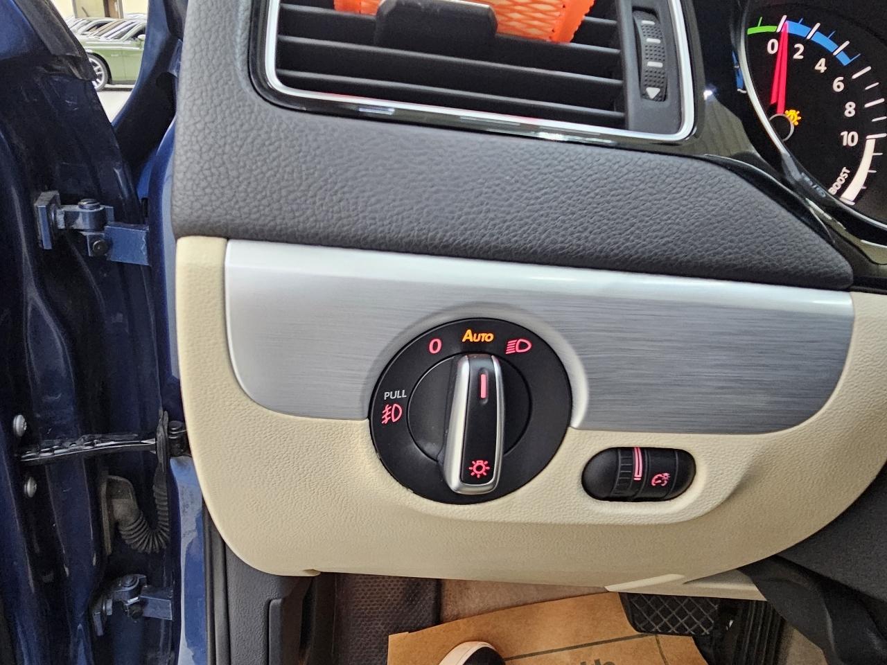 Volkswagen Jetta Hybrid SEL Premium 2015