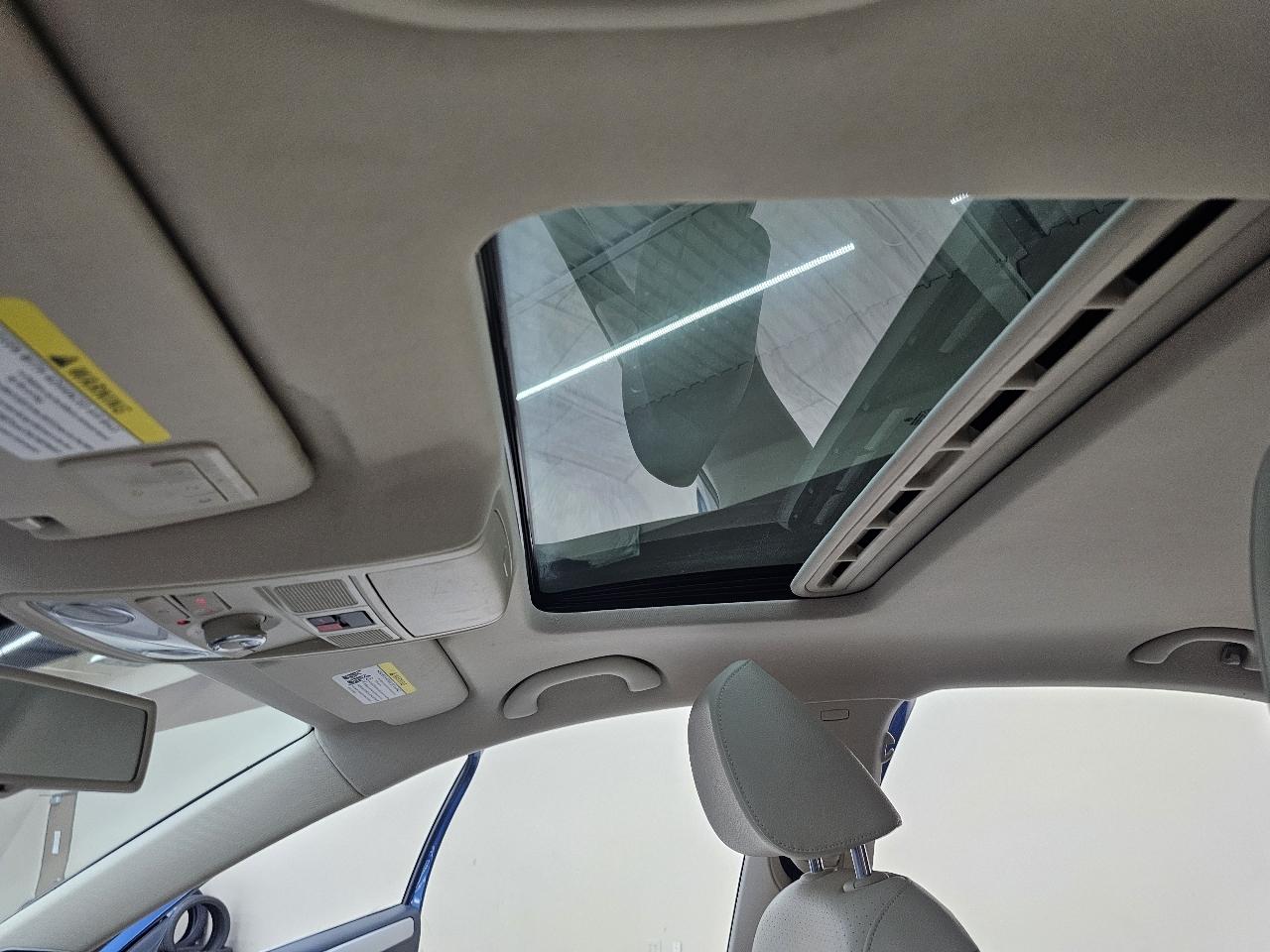 Volkswagen Jetta Hybrid SEL Premium 2015