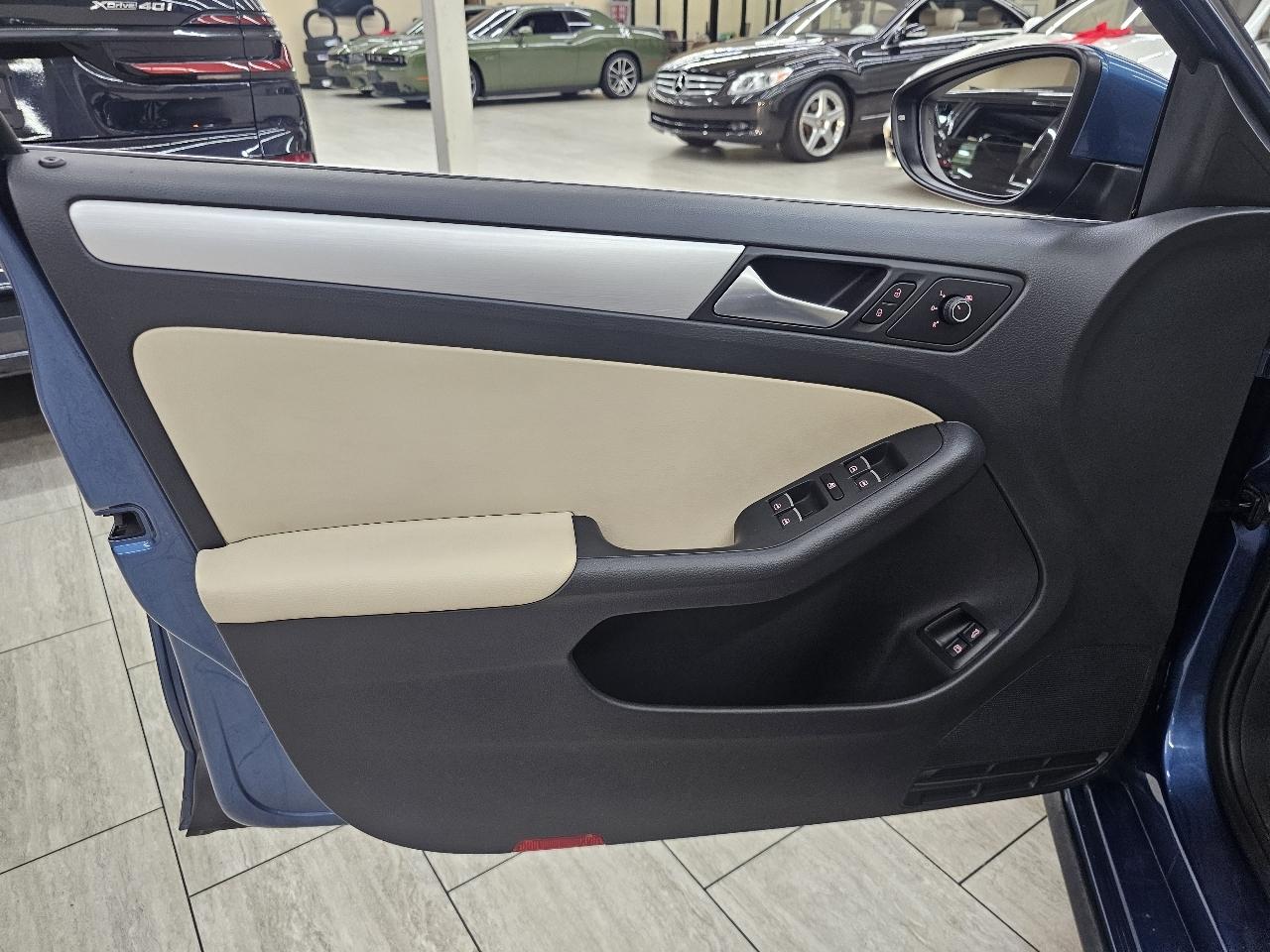 Volkswagen Jetta Hybrid SEL Premium 2015