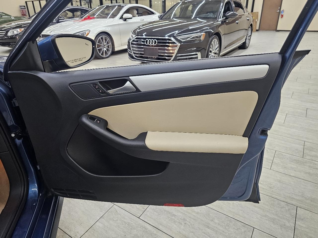 Volkswagen Jetta Hybrid SEL Premium 2015