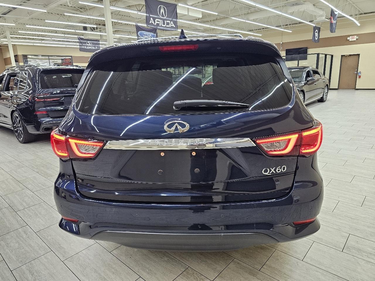 Infiniti QX60 Base FWD 2017