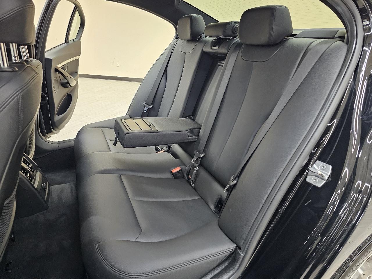 BMW 3-Series 328i SULEV 2016