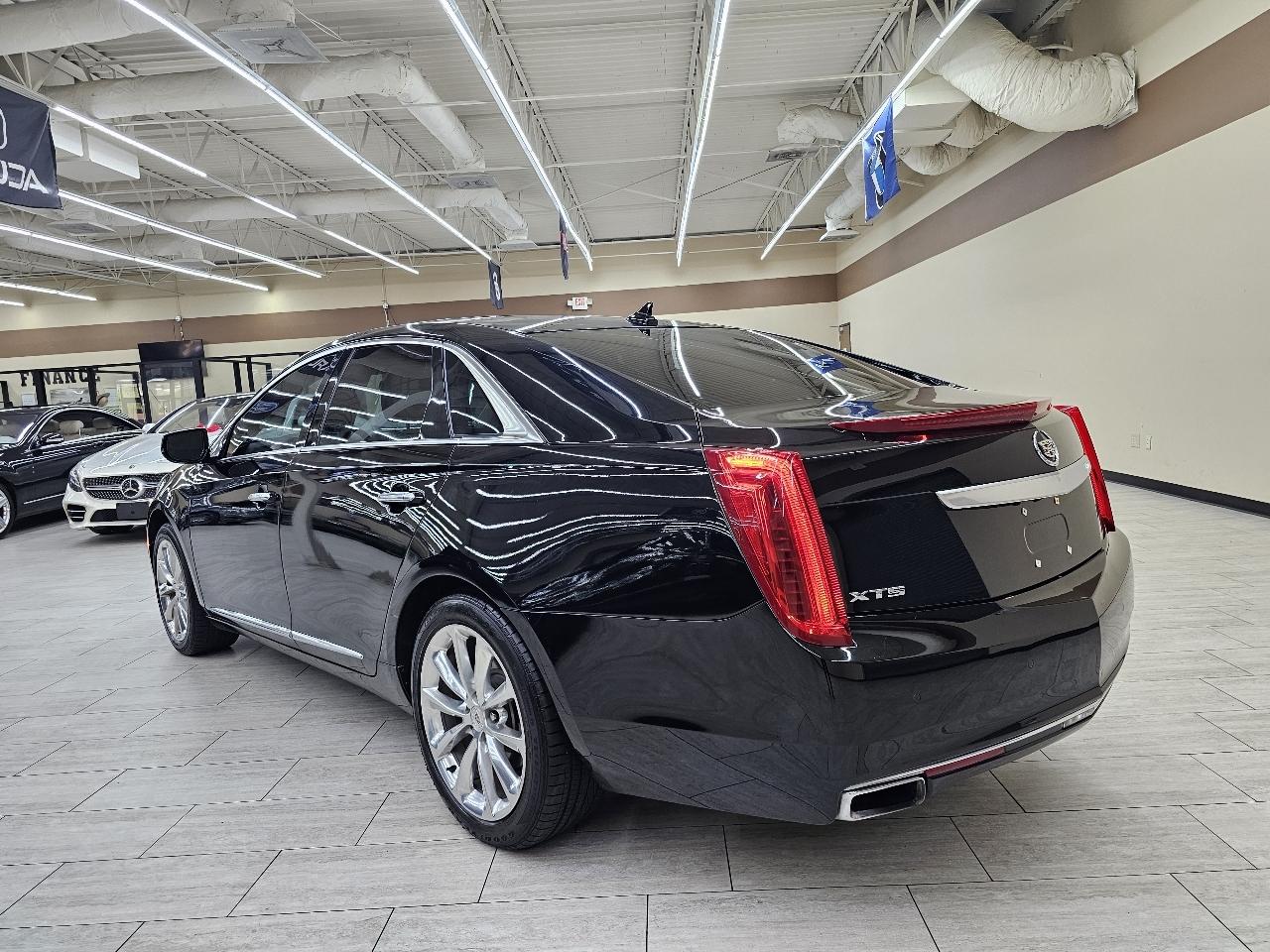 Cadillac XTS Premium 2013