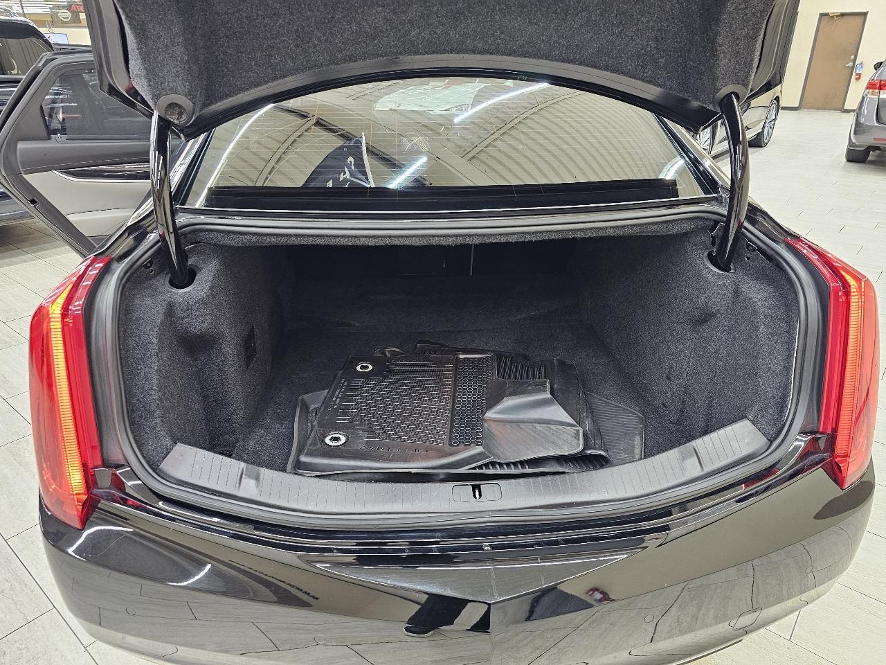 Cadillac XTS Premium 2013