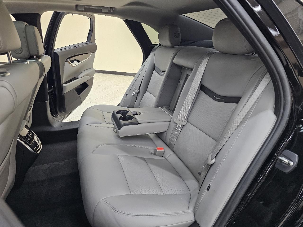 Cadillac XTS Premium 2013