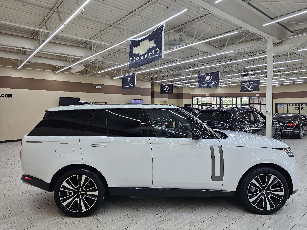 Land Rover Range Rover P400 SE SWB 2025