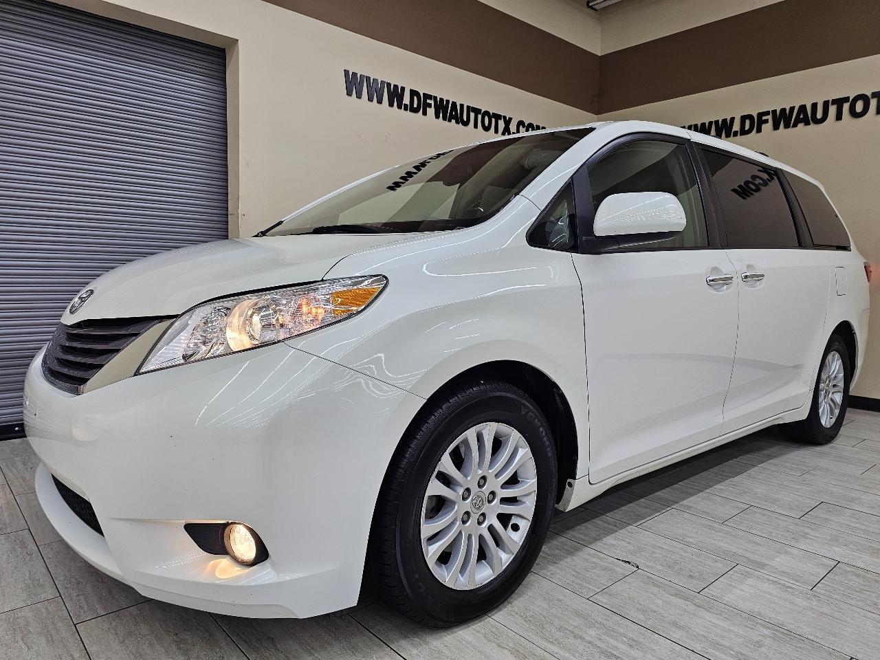 Toyota Sienna XLE FWD 8-Passenger V6 2016