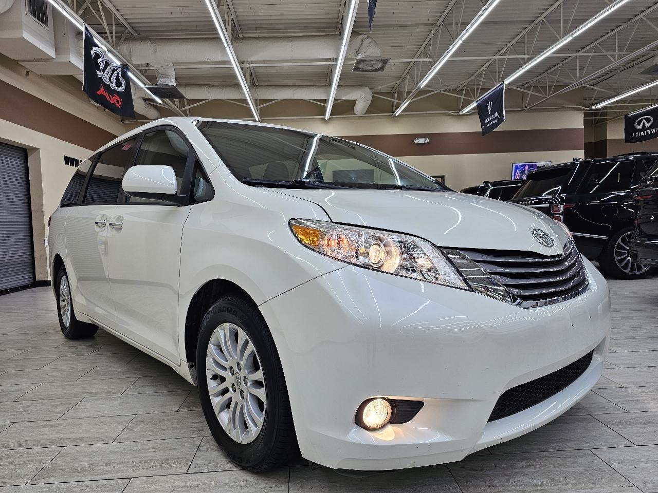 Toyota Sienna XLE FWD 8-Passenger V6 2016