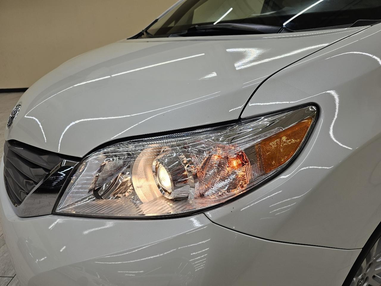 Toyota Sienna XLE FWD 8-Passenger V6 2016