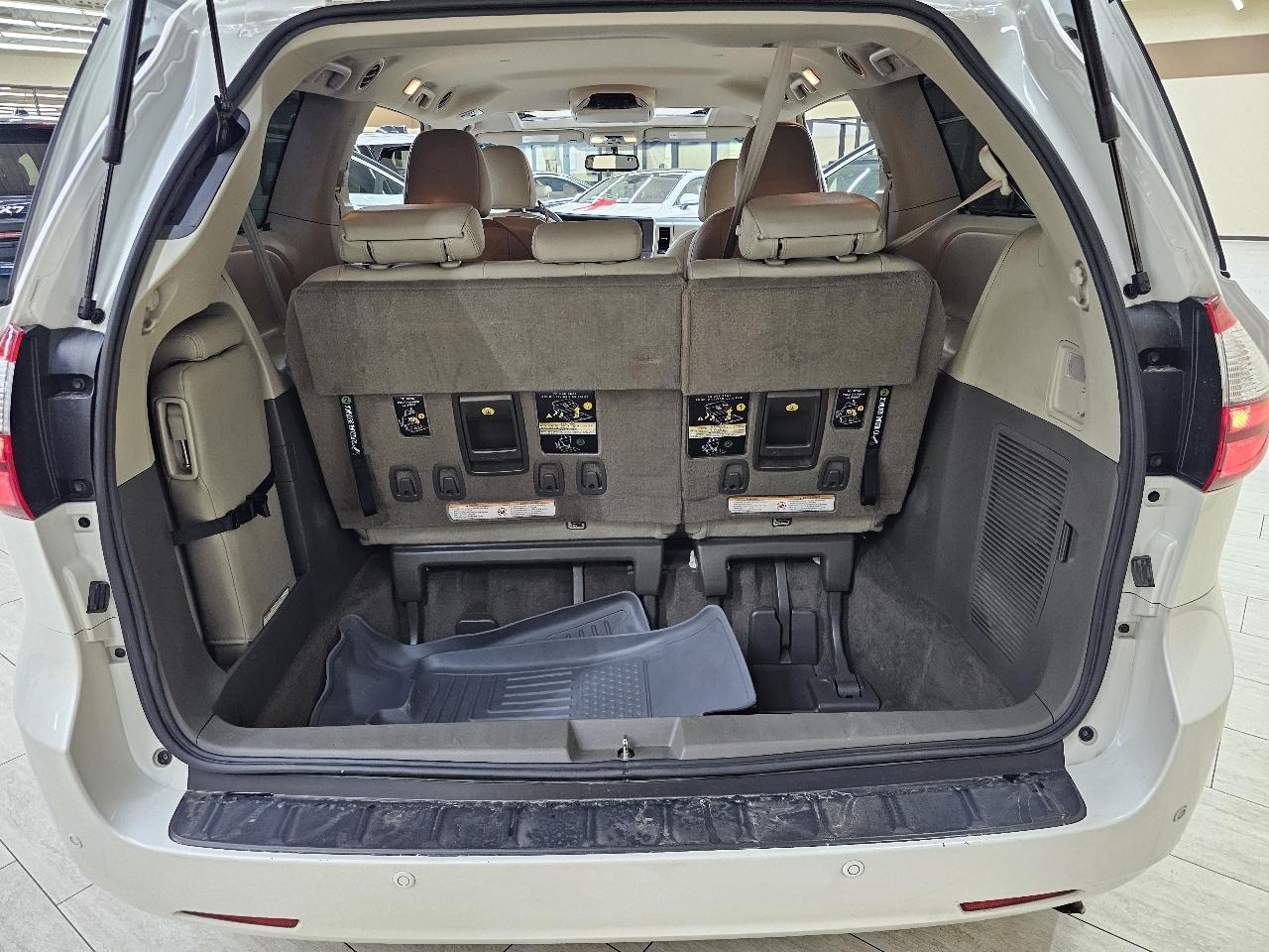 Toyota Sienna XLE FWD 8-Passenger V6 2016